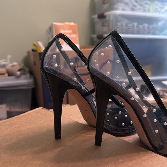 Chanel Pearl-Embellished PVC & Patent Leather Cap-Toe Heels – Size [37.5] - Picture 6 of 11